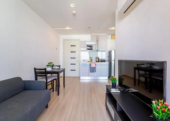Appartement Luxury Skyfloor Onnut Bts 40sqmt Gym Pool Netflix