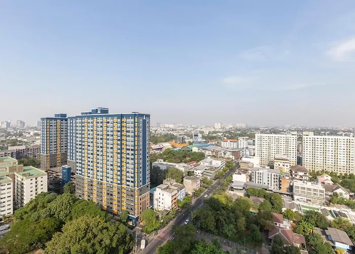 Luxury Skyfloor Onnut Bts 40sqmt Gym Pool Netflix Bangkok